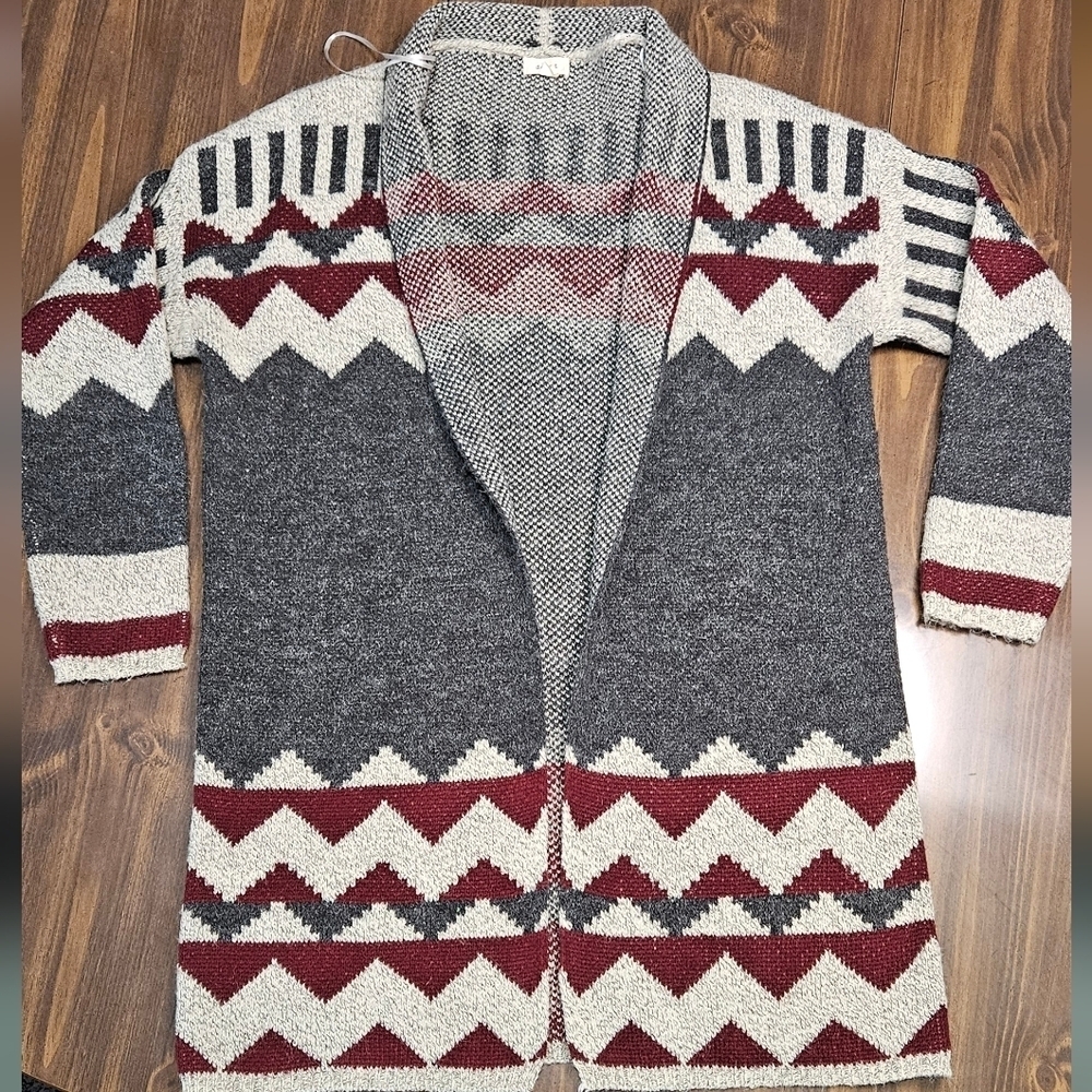DEBUT SWEATER